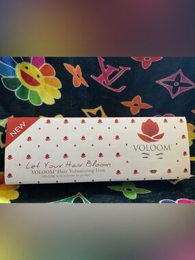 VOLOOM Hair Volumizing Iron in Red and White